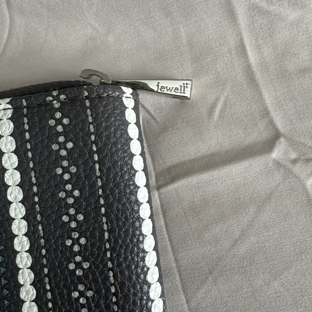Thirty One Grey Jewell Wallet - Picture 3 of 3